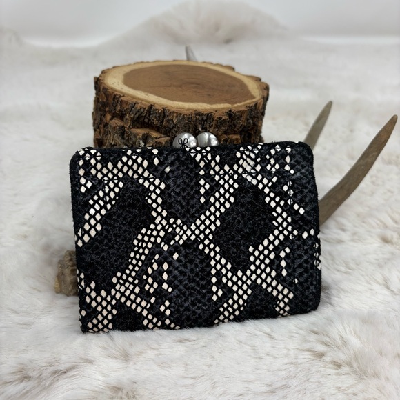 HOBO Pixel Snake Print Card Wallet NWOT - Picture 1 of 8